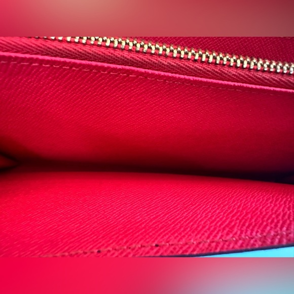 Authentic Louis Vuitton Monogram Multicolor Sarah Wallet 
Pre loved - Picture 11 of 12